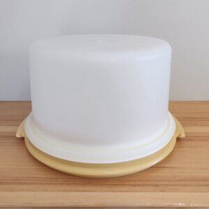 Vtg Harvest Gold Tupperware Cake Keeper W/ Round Cake Swivel Lazy Susan 1979-1